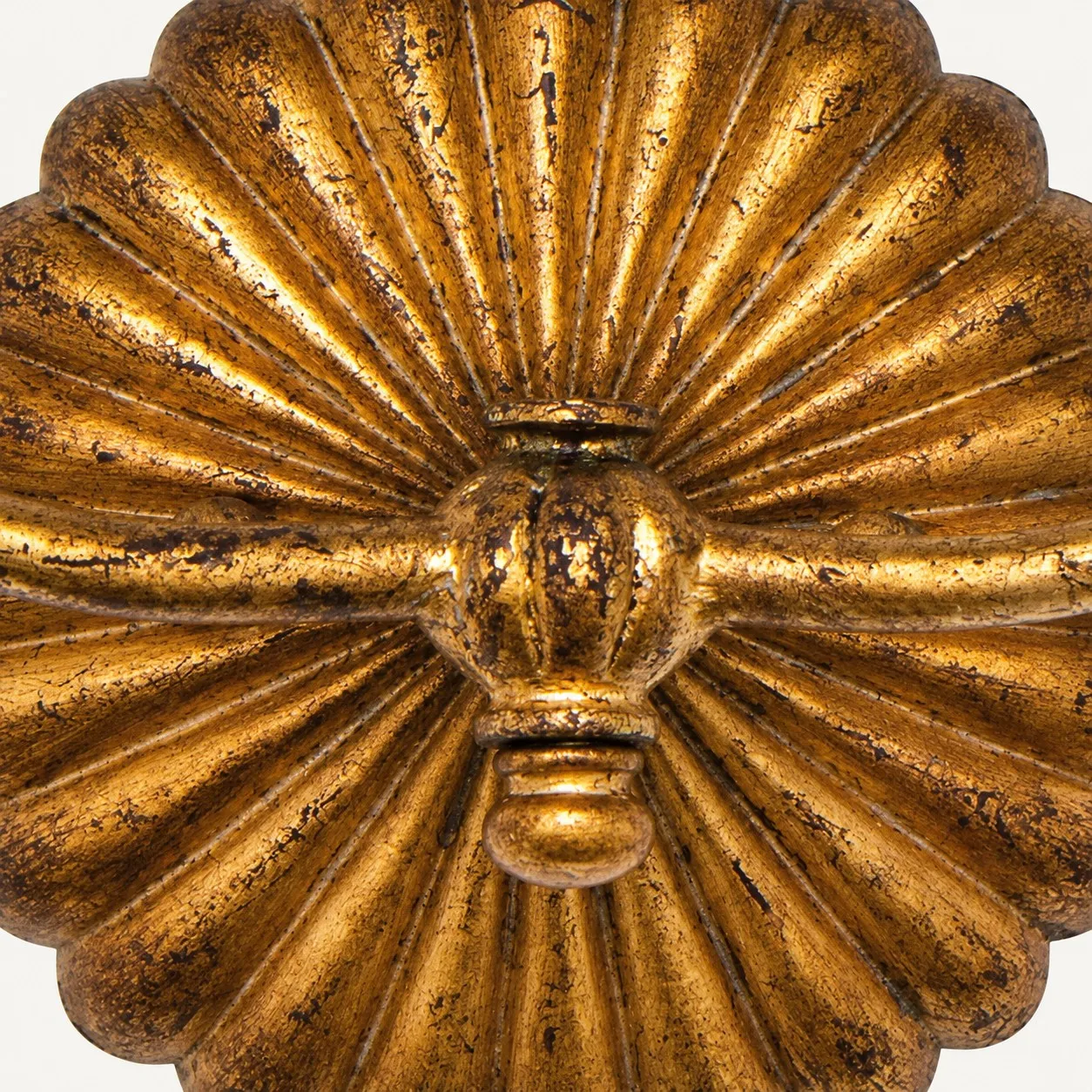 Fluted antique gold backplate