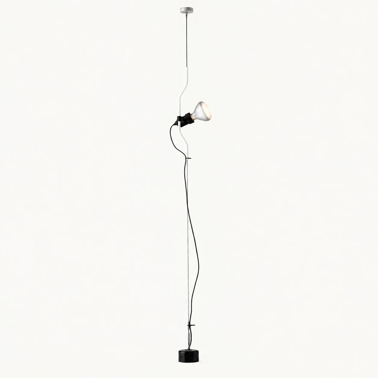 White ceiling-to-floor lamp with one head